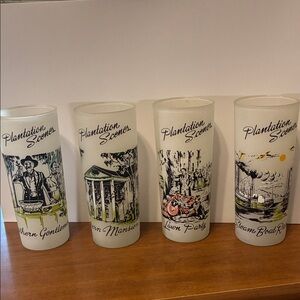 Vintage set of frosted Plantation Scenes ice tea glasses. Set of 4. 6 3/4” tall